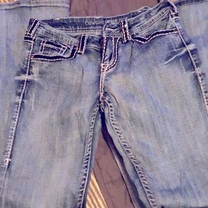 Cowgirl Tuff Size 28x33. Style Black Diamonds.